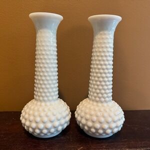 Pair of EO‎ Brady Hobnail Milk Glass Bud Vases Home Decor Vintage White